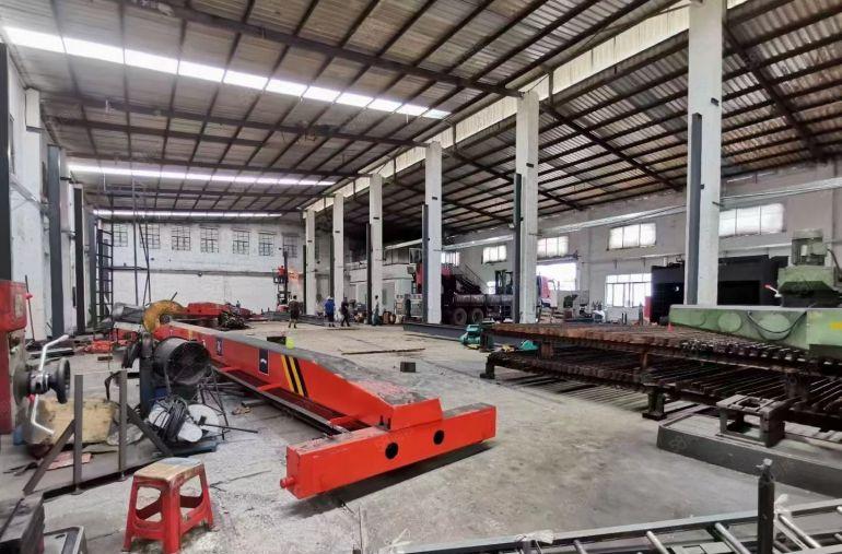 塘厦镇中心新出钢构2300平方，砖墙到顶单一层带200宿舍