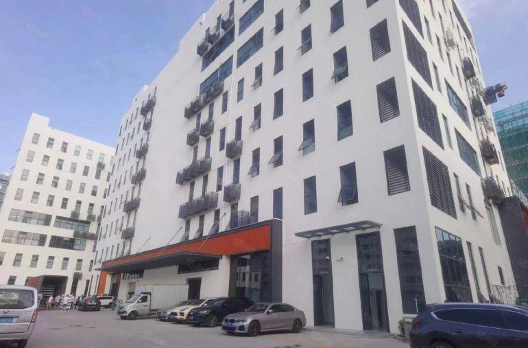 塘厦科苑城靠观澜新出原房东楼上2000平厂房仓库出租，精装修