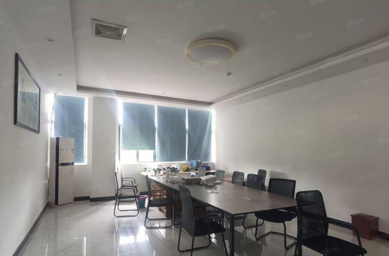 塘厦田心沙湖楼上700到1500平厂房仓库出租，现成精装修。