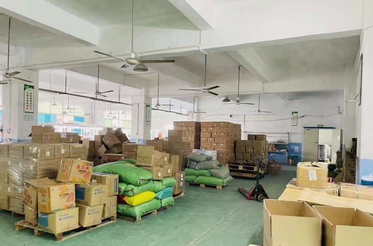 塘厦镇科苑城新出9成新标准厂房一楼整层1800平方带装修出租