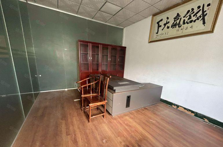 塘厦平山标准厂房1280平可分租，隔好办公室精装修，零公摊