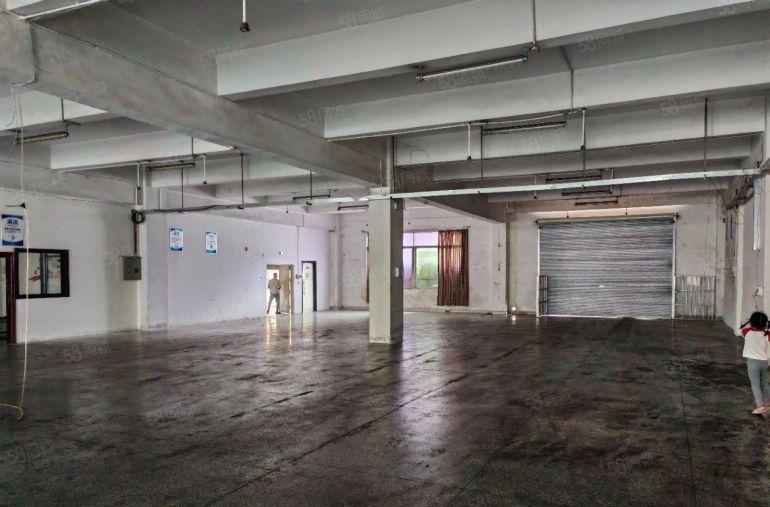 寮步镇汽车城附近新出租客分租一楼1180方，水电齐全。