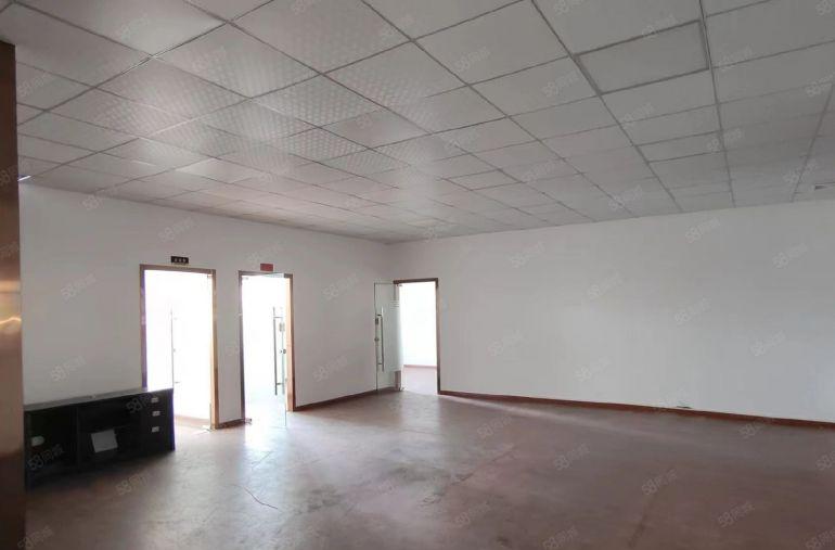 寮步下岭贝1780平方厂房出租，2吨货梯，办公室带装修