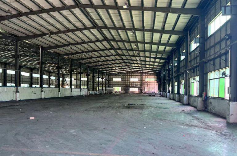 寮步镇高端大气独门独院钢结构厂房8300平方，宿舍2500平