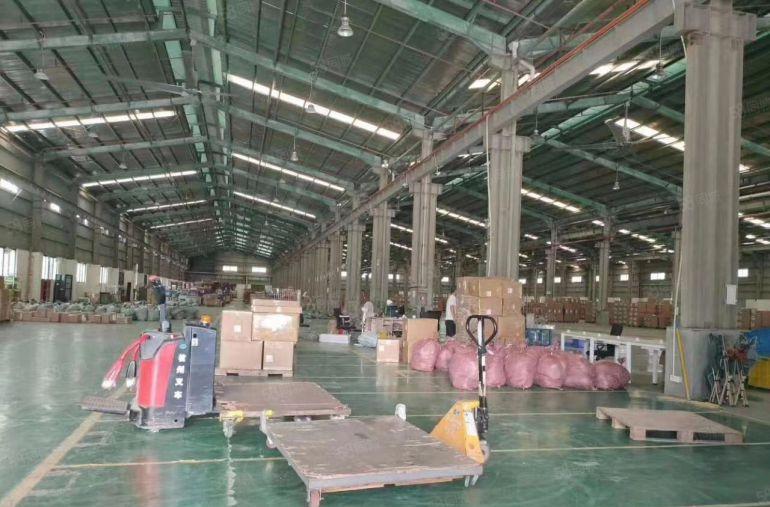 寮步海关单一层钢构出租2000平,带卸货平台,可分租