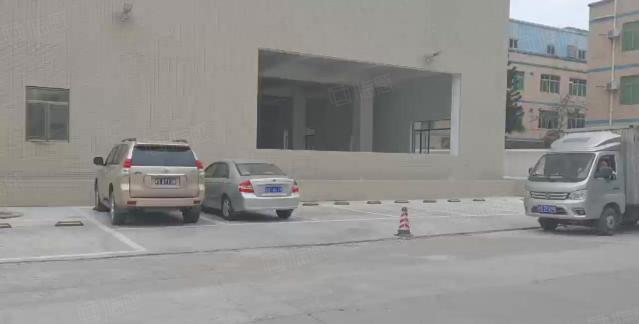 寮步百业五金电子城附近全新厂房2200平方一层可分租