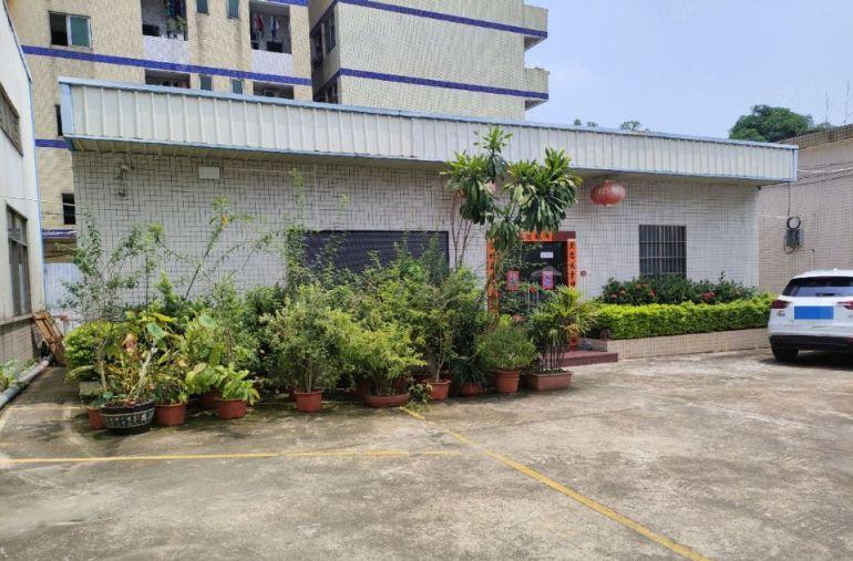 寮步钢构厂房1400出租，高9米，现成办公室！