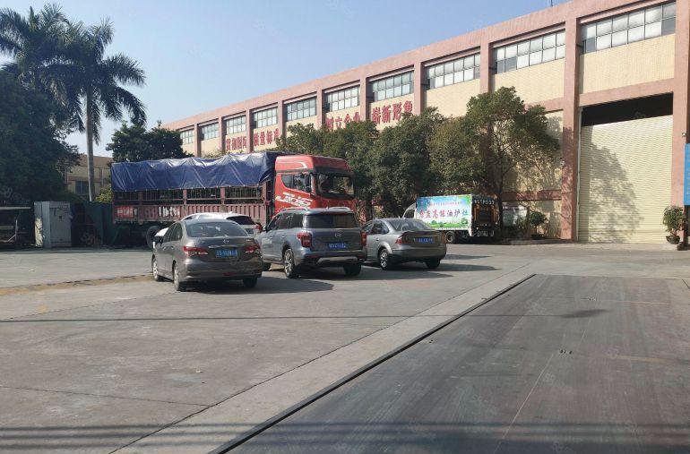 寮步 凫山 8米高 钢构 厂房出租1500平方,九成新