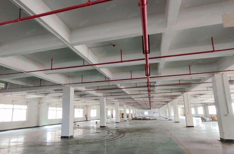 寮步楼上2500平方厂房出租，车间现成地坪漆，实际面积出租