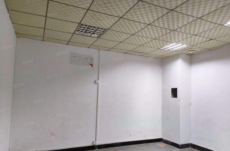 18块一楼！寮步镇新出一楼560方现成装修水电厂房仓库出租