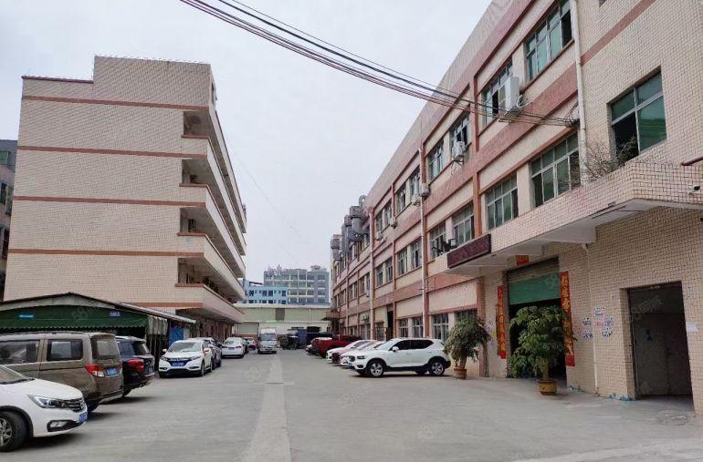 寮步镇凫山村靠松山湖新出原房东分租二楼厂房一层1000方