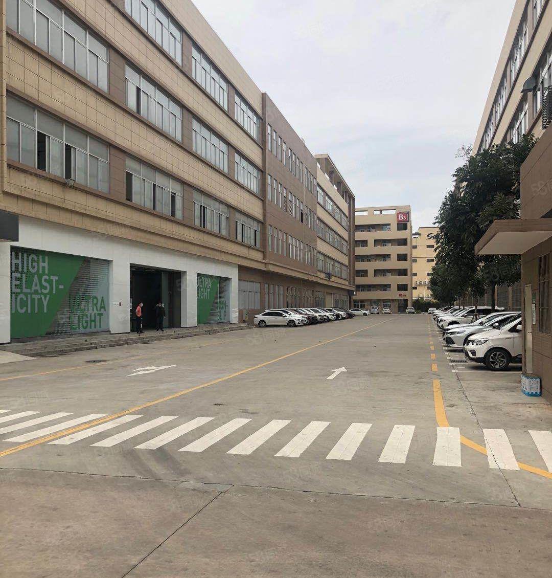 寮步镇汽车东站横坑百业五金电子城旁空出二楼厂房1100方出租