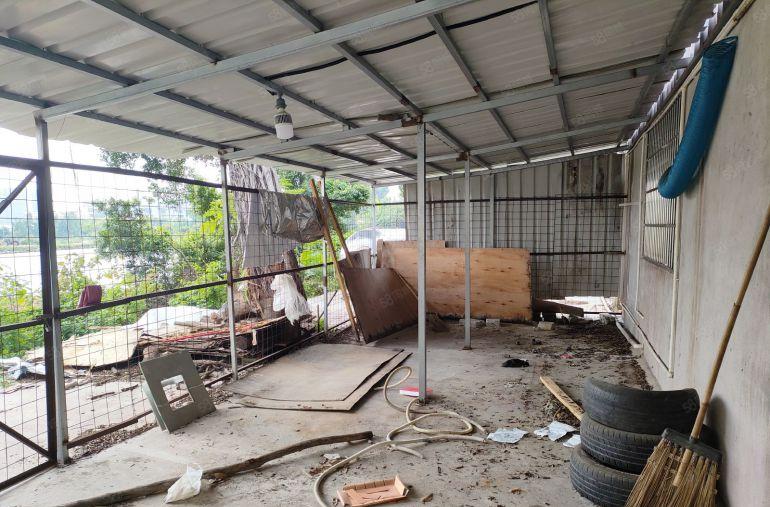 寮步新出10米高钢构低价出租，带现成航车，办公室，周边无居民