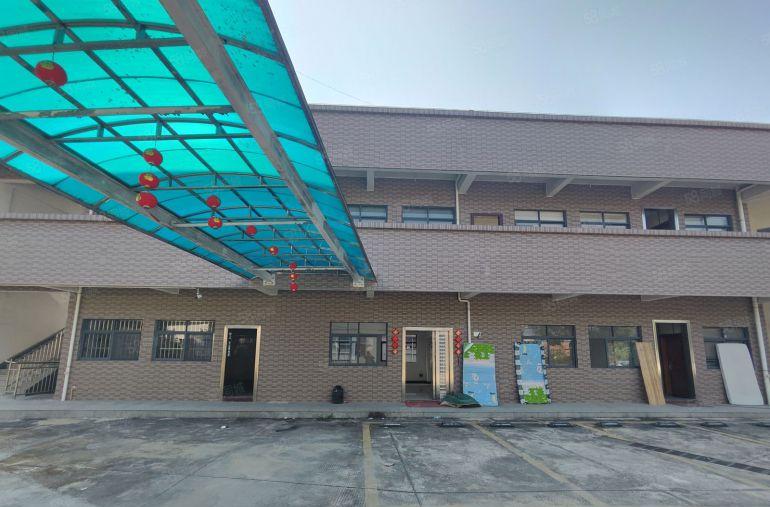 寮步独门独院单一层2300平方厂房出租，有宿舍和饭堂空地超大
