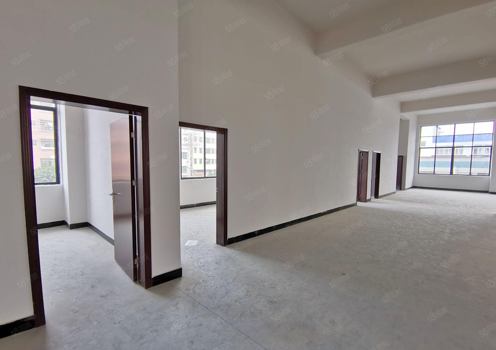 全新厂房出租三楼面积约3200平方米