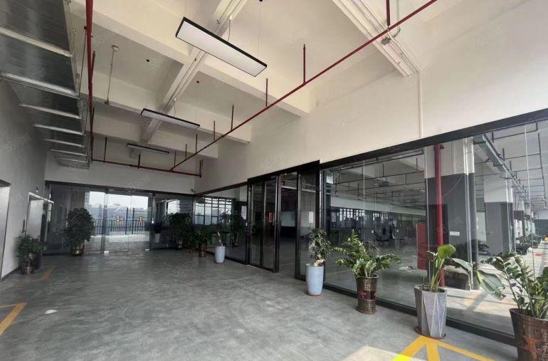 寮步泉塘3600平方厂房出租，现成装修，带办公室，水电齐全