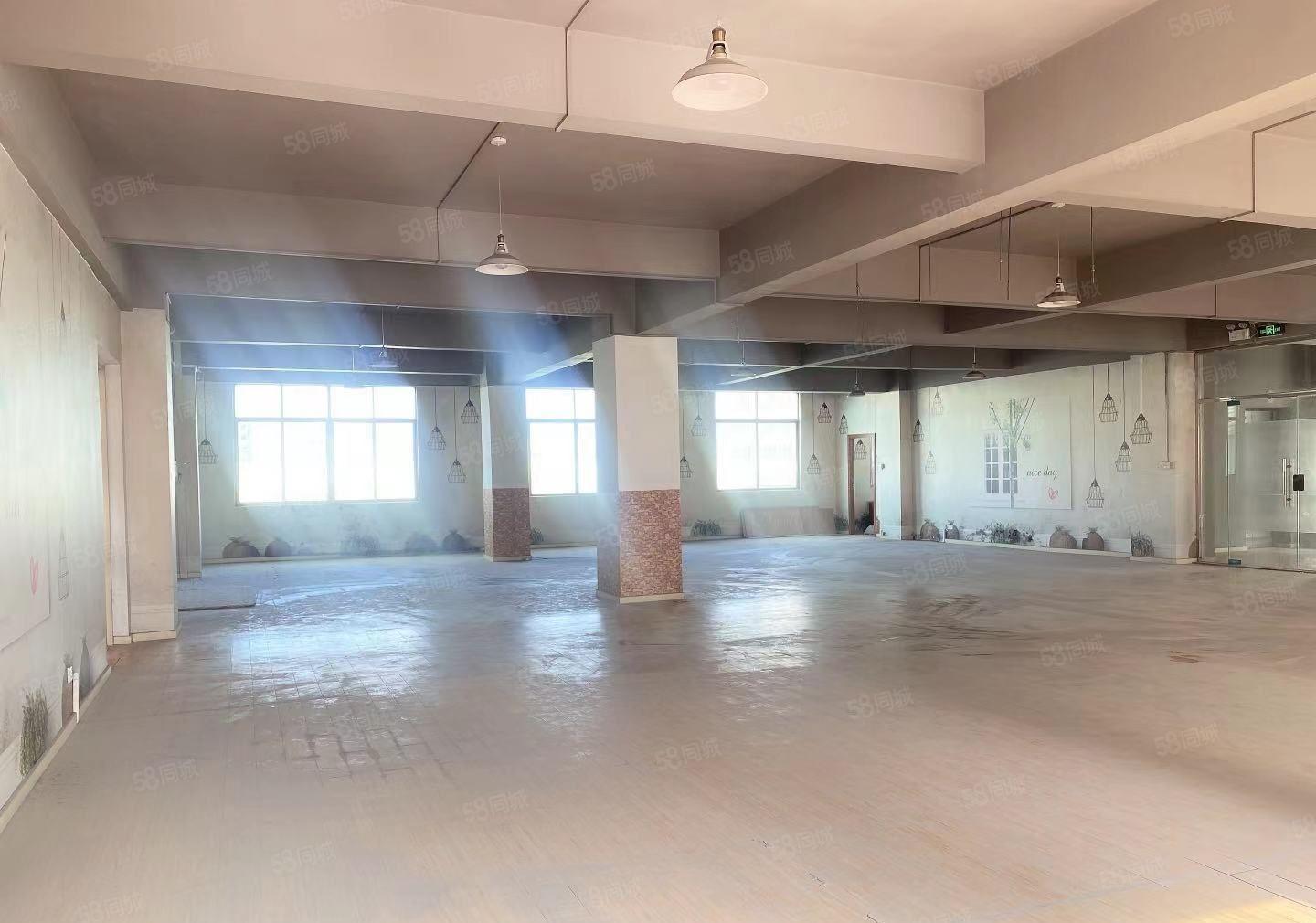 寮步镇华南城新出独院厂房分租一栋2760平方，豪华装修办公室