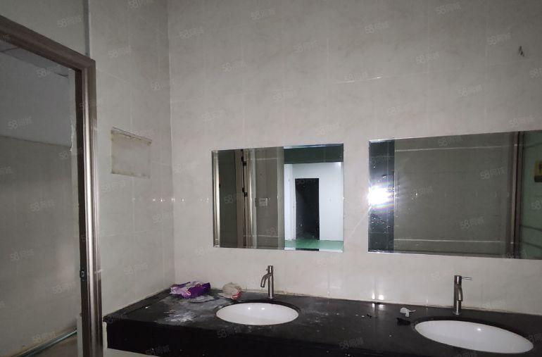 寮步凫山2楼1100平方厂房出租，现成办公室装修，小无尘车间