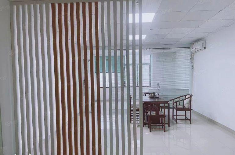 寮步 华南城 高新科技园 二楼 1000平方，带精装修