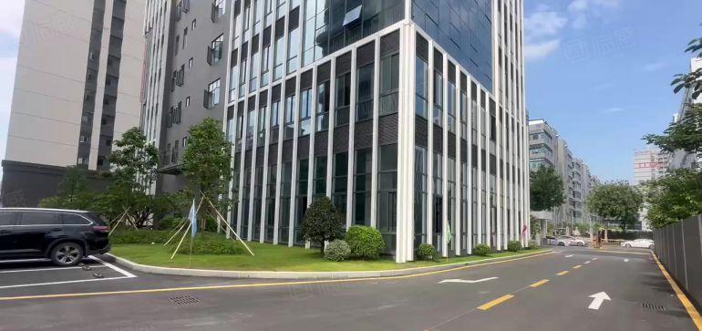 松山湖靠寮步低层厂房出租1至2楼5800平空地大带卸货平台