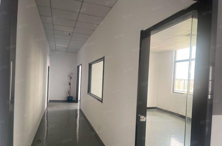 寮步紧邻松山湖带精装修楼上850平 4吨货梯 独立客梯