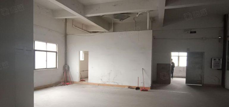 厂房出租丨寮步2楼750平方出租，11元急租，带现成办公室！