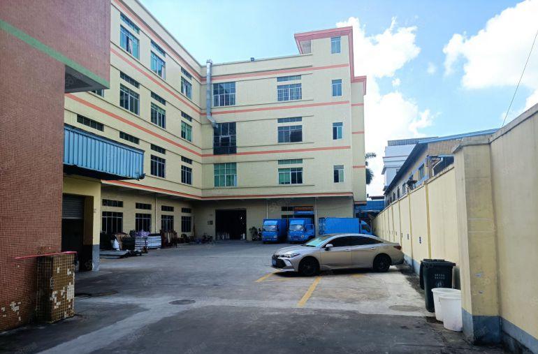 寮步竹园二楼1400平方厂房低价出租，现成办公室装修水电齐全