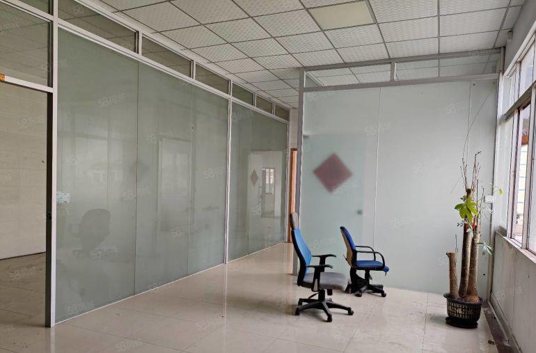 出租厂房 楼上1100平方，现成装修，水电齐全 通天然气蒸汽