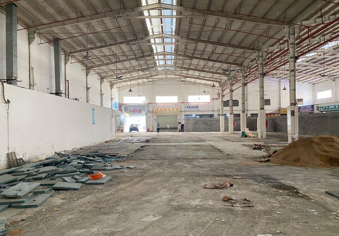 形象好罗沙新出钢结构低价厂房出租可分租设备五金仓库出租空地大