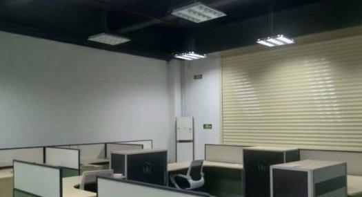 塘厦市青湖头楼上带装修 价格便宜厂房出租770平