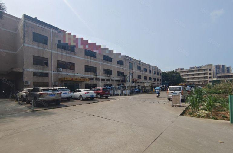 凤岗新出2楼800平精装修厂房出租，带无尘车间，仅租9.8元