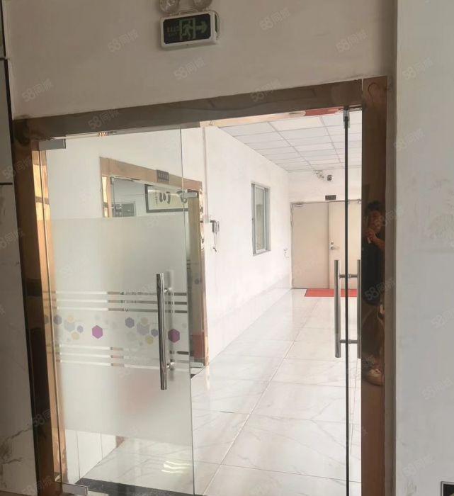 凤岗雁田核心区新空出三楼整层2180平村委厂房招租