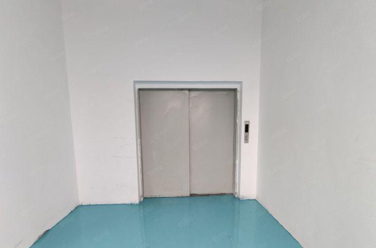 凤岗浸校塘楼上整层1250平厂房出租全新地坪漆水电齐全