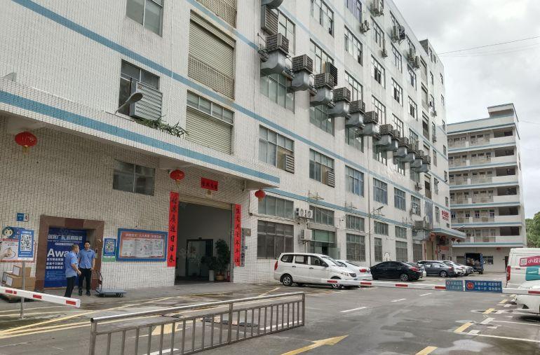 凤岗五联原房东带办公室装修标准厂房一楼1500平出租现成水电