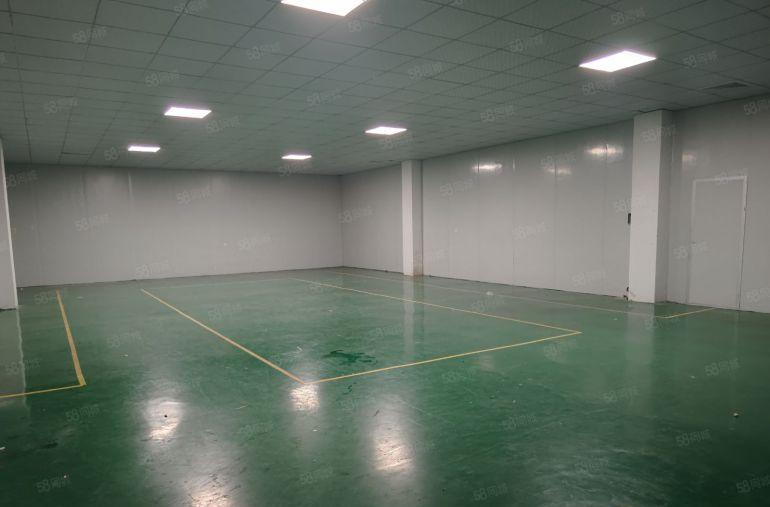凤岗新出2楼800平精装修厂房出租，带无尘车间，仅租9.8元