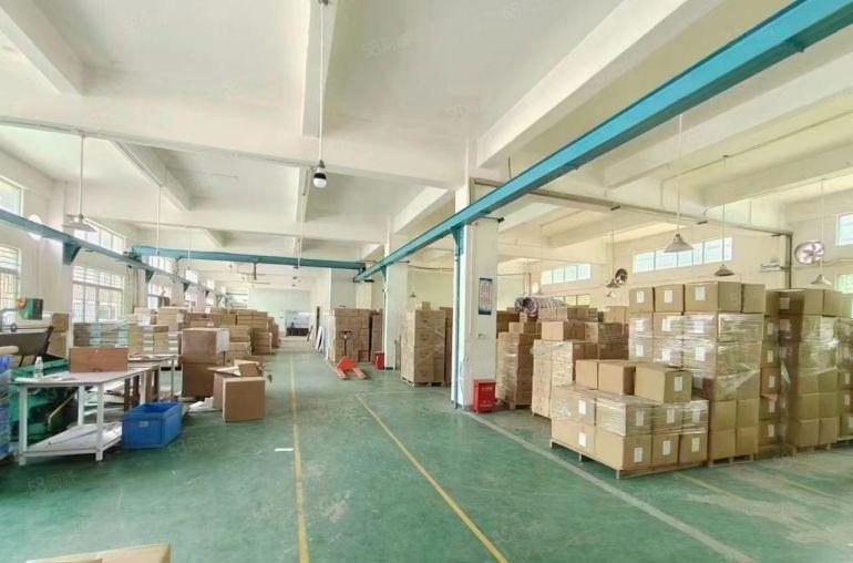 凤岗雁田新出5000平方米原房东独门独院厂房）