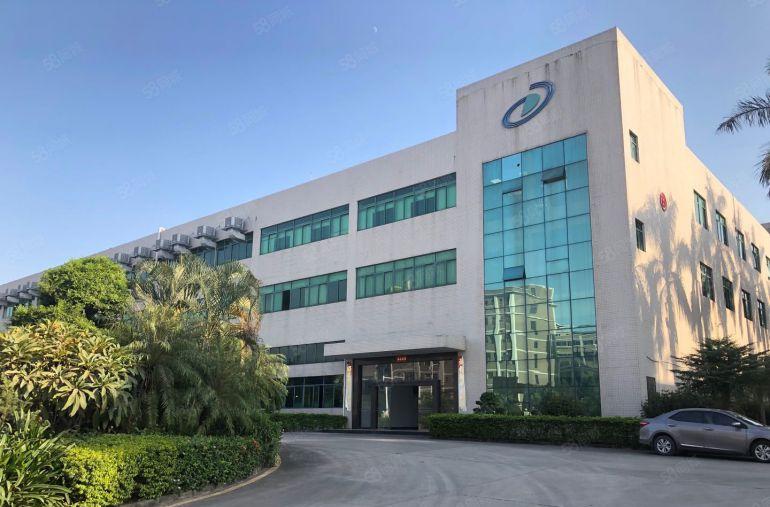 凤岗雁田靠深圳新出楼上一整层6500平厂房仓库出租，大小分租