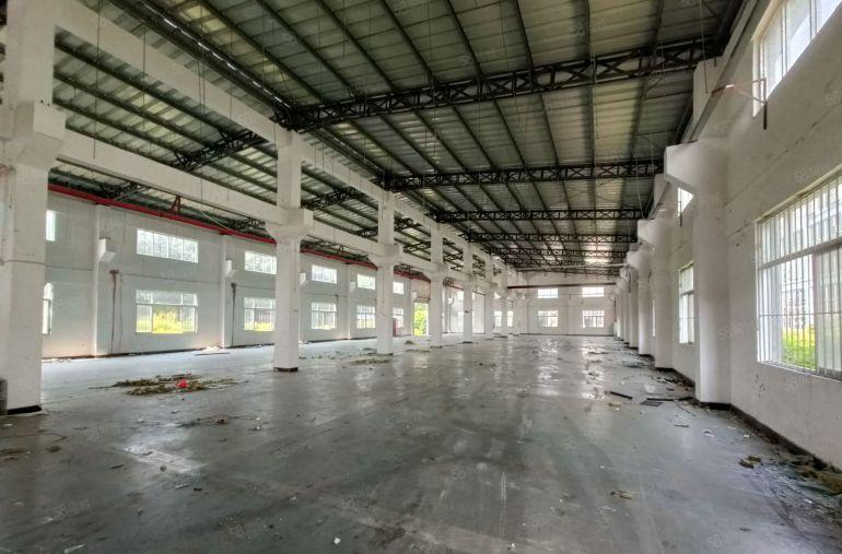 凤岗高速1公里工业园单一层钢构厂房，滴水9可进挂车带装修办公