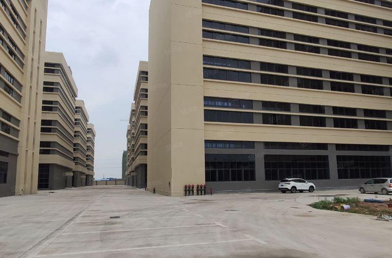 东莞凤岗原房东一楼和楼上厂房仓库低价出租200平起分10元起