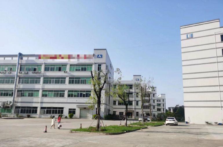 凤岗五联一楼2000平方带牛角带办公室装修空地大厂房仓库出租