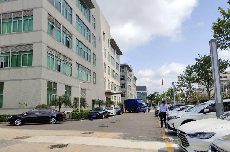 凤岗雁田工业园区红本厂房2楼1524平带精装办公室出租水电齐