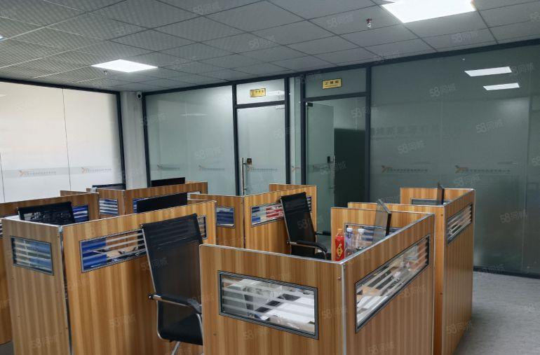 凤岗雁田新出原房东带办公室精装修工业厂房楼上1000平出租。