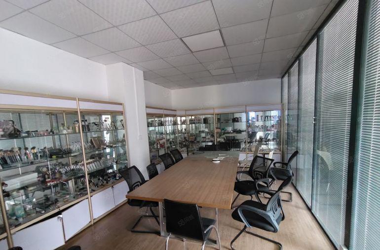 凤岗油甘埔原房东1200平厂房出租，现成办公室水电