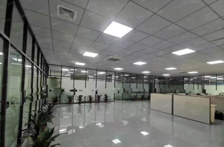 凤岗雁田靠平湖新出原房东楼上3200平厂房仓库出租，拎包生产