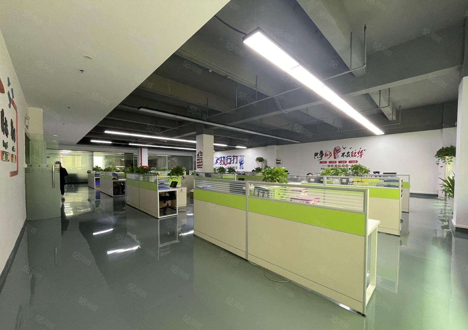 凤岗官井头楼上厂房出租3000平精装修办公室水电齐全，