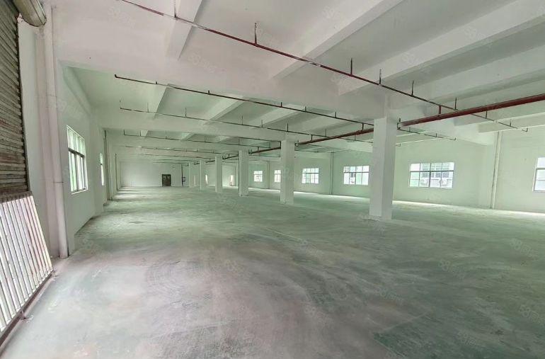 凤岗雁田国企厂房独门独院4500平方厂房3层空地大无分摊出租