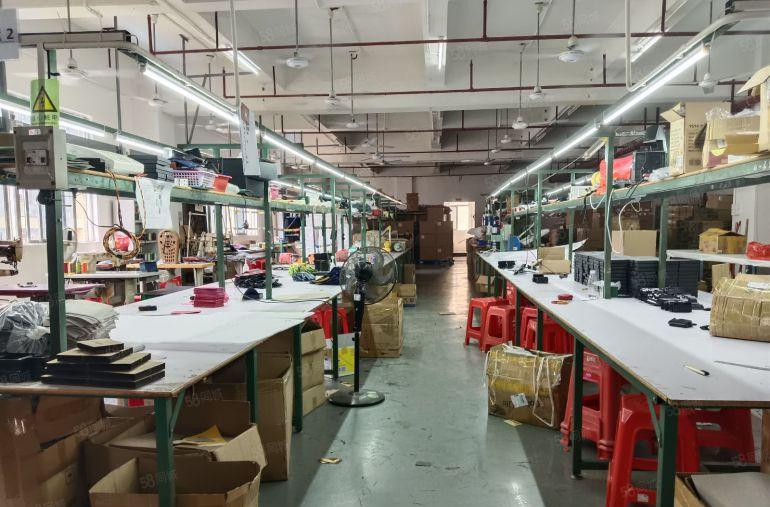 凤岗雁田原房东带办公室精装修标准厂房楼上1000平出租可分租