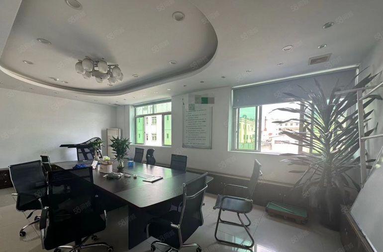 凤岗镇雁田红本原房东标准厂房二楼全新精装修办公室低价出租