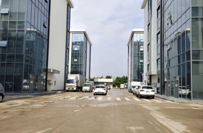 凤岗雁田原房东二楼分租1000平方现成装修水电齐全可办环评