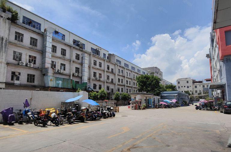 凤岗镇油甘埔村正规工业园一楼标准厂房550平水电齐全现成装修